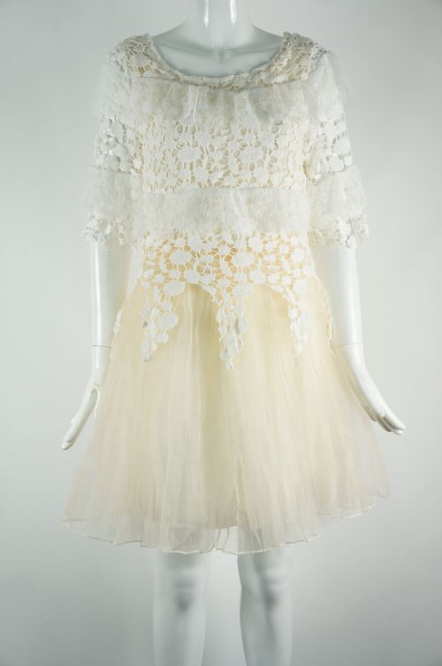 Middle Sleeve Cream Color Lace Style Dress